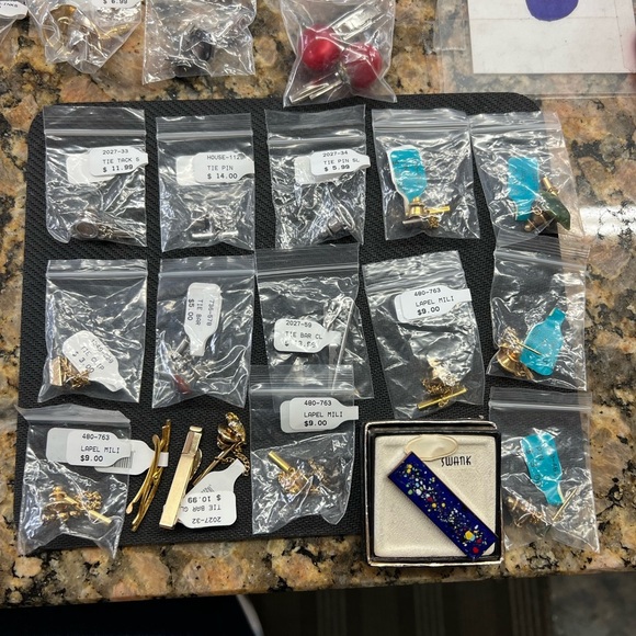 Bulk lot of cufflinks tie bars cuff buttons and tie pins. Vintage designer name - Picture 3 of 6